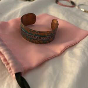 Cuff metallic bracelet.